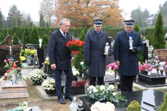 30 - 10 - 2019 - Pamiętamy o tych, których nie ma już wśród nas...źródło Sekretariat KW PSP Poznań (...)